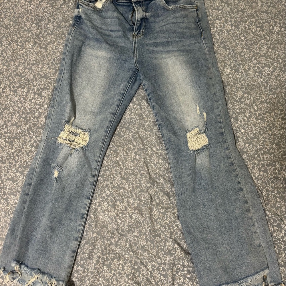 Risen women’s distressed jeans 13/31